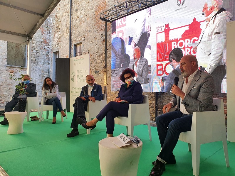 Bonaccini e Priolo a Bobbio per convegno alberi