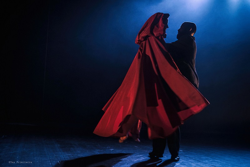 Cappuccetto Rosso La luna nel letto teatro medicina