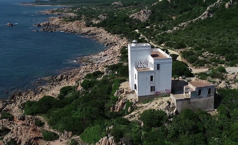 Faro di Capo Comino foto