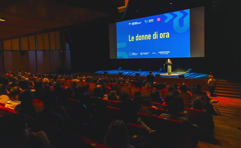 Imprenditoria femminile: il Premio “Le donne di ora” di Invitalia