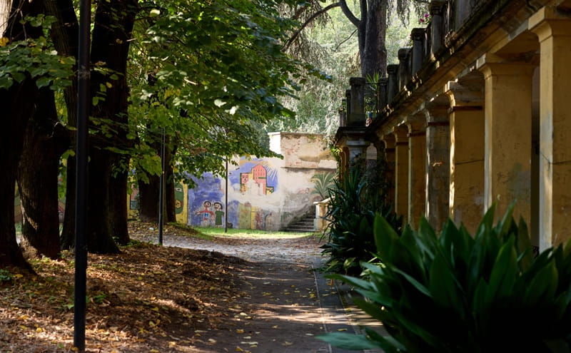 Trasformare spazi dismessi in valore per i territori. Il bando “Luoghi Plurali” 