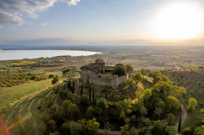 Tuoro sul Trasimeno PG Castello di Montegualandro cfarmstudiofactory FAI