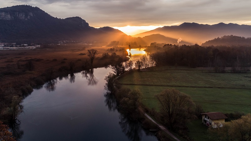 plastic river paesaggio